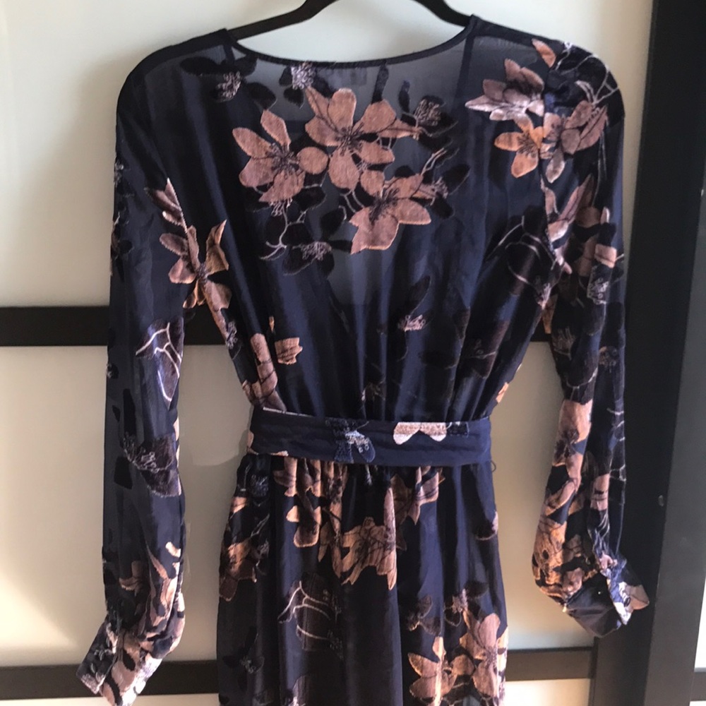 Long navy blue and velvet rose pattern dress - Picture 5 of 7